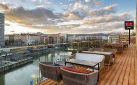 فندق راديسون ريد، فيينا